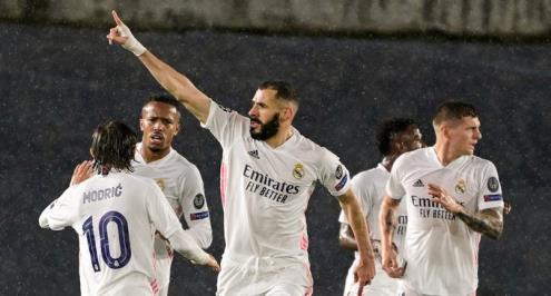  بنزيما يقود هجوم ريال مدريد في مواجهة فرانكفورت بالسوبر الأوروبي